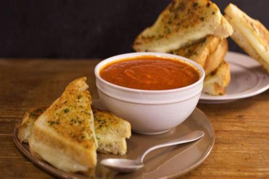 Garlic Bread & Tomato Salsa